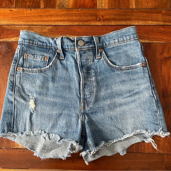 Levi’s 501 shorts size W25 - Picture 2 of 6